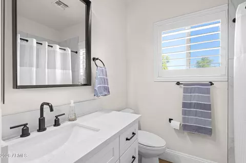 Bath - 2082 E Sanoque Blvd, Gilbert, AZ 85298 photo 7 of 7