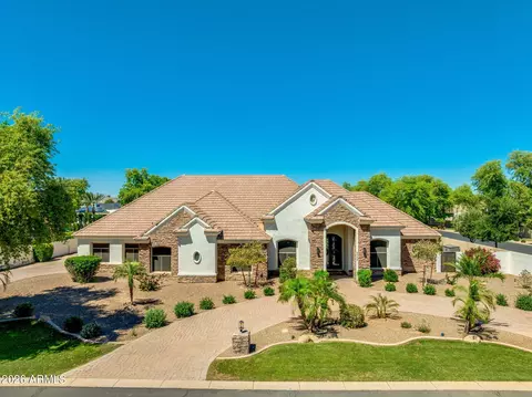 Exterior - 2082 E Sanoque Blvd, Gilbert, AZ 85298 photo 13 of 13