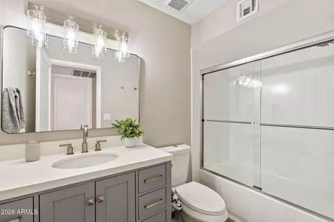 Bath - 560 W Emerald Ave, Mesa, AZ 85210 photo 2 of 2