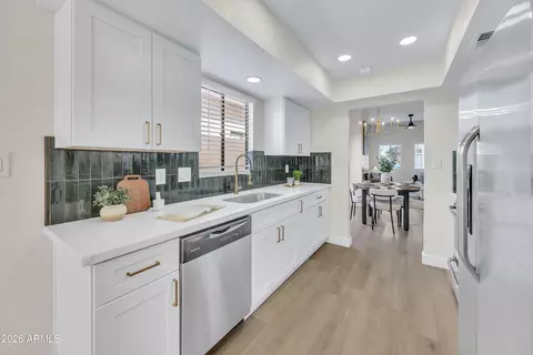 Kitchen - 1016 E Charleston Ave, Phoenix, AZ 85022 photo 4 of 5