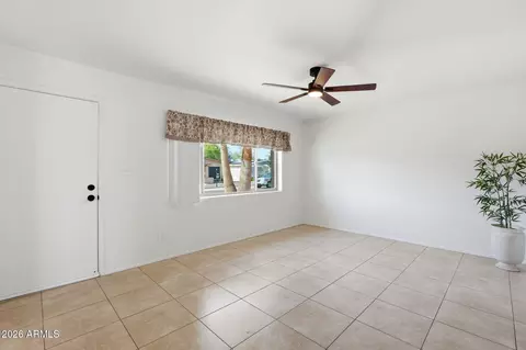 Living - 2201 E Gretta Pl, Phoenix, AZ 85022 photo 1 of 5