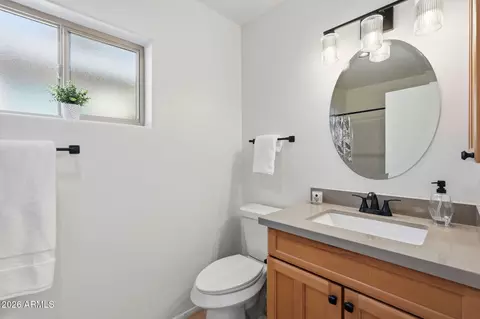 Bath - 2201 E Gretta Pl, Phoenix, AZ 85022 photo 1 of 4