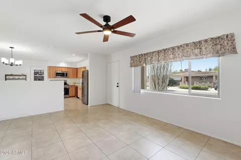 Living - 2201 E Gretta Pl, Phoenix, AZ 85022 photo 4 of 5