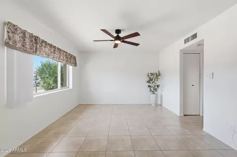 Living - 2201 E Gretta Pl, Phoenix, AZ 85022 photo 3 of 5
