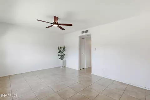 Living - 2201 E Gretta Pl, Phoenix, AZ 85022 photo 5 of 5