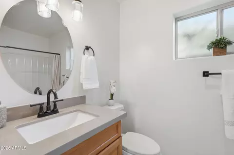 Bath - 2201 E Gretta Pl, Phoenix, AZ 85022 photo 3 of 4