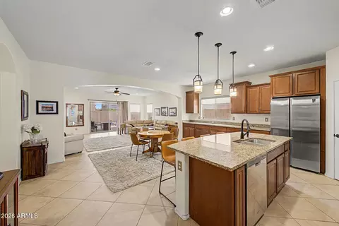 10743 W Lariat Ln, Peoria, AZ 85383