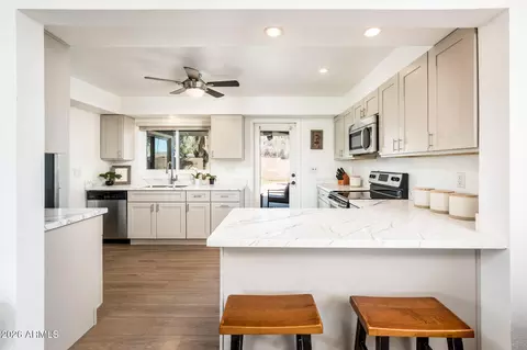 1726 W Hazelwood St, Phoenix, AZ 85015