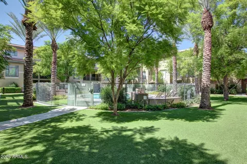Exterior - 815 E Rose Ln #116, Phoenix, AZ 85014 photo 5 of 5