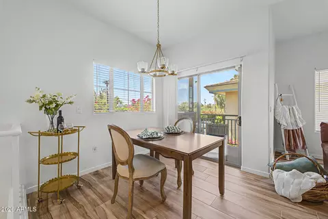 Dining - 815 E Rose Ln #116, Phoenix, AZ 85014 photo 1 of 1