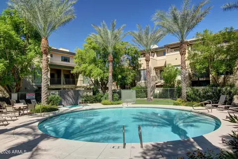 Exterior - 815 E Rose Ln #116, Phoenix, AZ 85014 photo 3 of 5