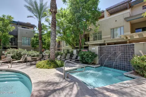 Exterior - 815 E Rose Ln #116, Phoenix, AZ 85014 photo 4 of 5