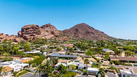 View/Area - 4446 E Camelback Rd #104, Phoenix, AZ 85018 photo 1 of 3