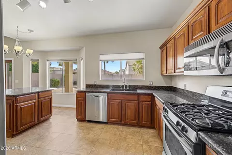 Kitchen - 4208 E Tether Trl, Phoenix, AZ 85050 photo 2 of 4