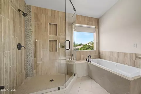 Bath - 4208 E Tether Trl, Phoenix, AZ 85050 photo 3 of 4