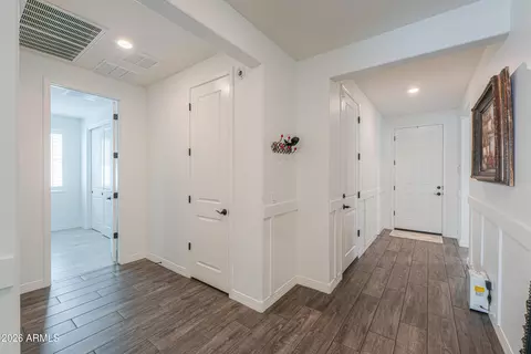 Entry Way - 634 E Buckingham Ave, Gilbert, AZ 85297 photo 5 of 12