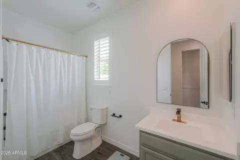 Bath - 634 E Buckingham Ave, Gilbert, AZ 85297 photo 1 of 2