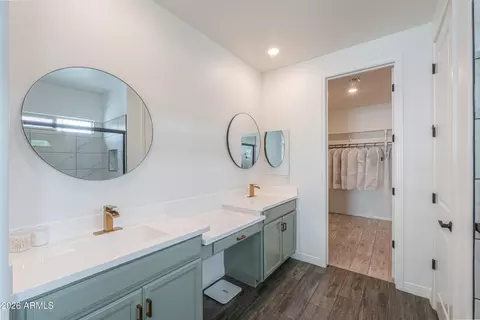 Bath - 634 E Buckingham Ave, Gilbert, AZ 85297 photo 2 of 2