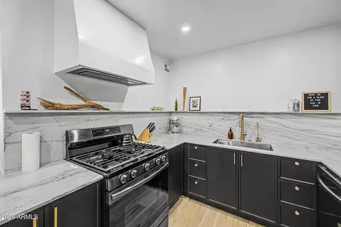 Kitchen - 3436 E Glenrosa Ave, Phoenix, AZ 85018 photo 5 of 6