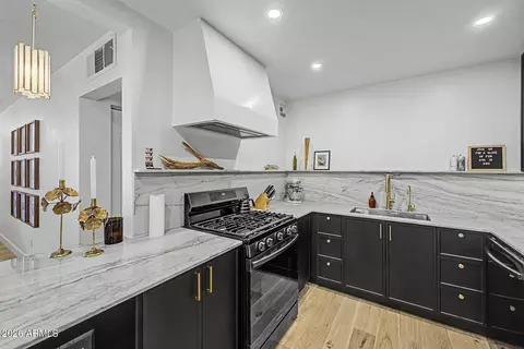 Kitchen - 3436 E Glenrosa Ave, Phoenix, AZ 85018 photo 4 of 6