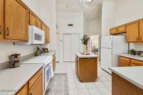 Kitchen - 2519 Encinas Ave, Gilbert, AZ 85234 photo 1 of 4