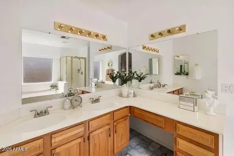 Bath - 2519 Encinas Ave, Gilbert, AZ 85234 photo 2 of 4