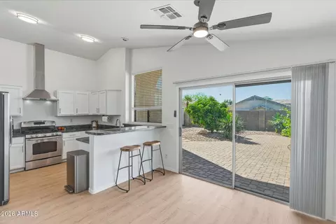Kitchen - 4321 E Rowel Rd, Phoenix, AZ 85050 photo 3 of 3