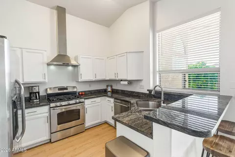 Kitchen - 4321 E Rowel Rd, Phoenix, AZ 85050 photo 2 of 3
