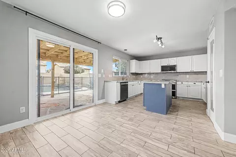 Kitchen - 2111 E Patrick Ln, Phoenix, AZ 85024 photo 3 of 5