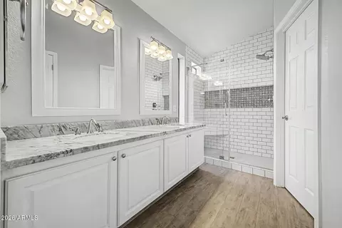 Bath - 2111 E Patrick Ln, Phoenix, AZ 85024 photo 1 of 3