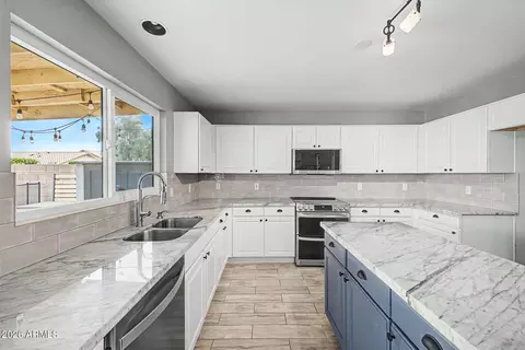 Kitchen - 2111 E Patrick Ln, Phoenix, AZ 85024 photo 5 of 5