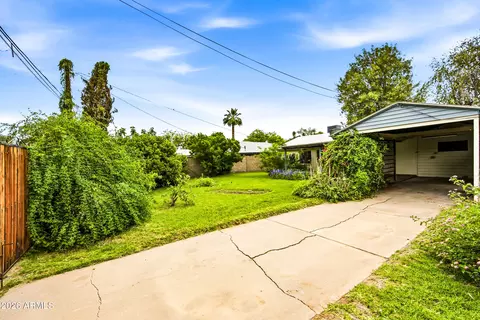 Exterior - 1808 W Avalon Dr, Phoenix, AZ 85015 photo 5 of 7