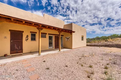 2002 E Frontage Rd, Tumacacori, AZ 85640