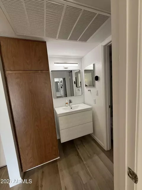 Bath - 3033 E Devonshire Ave #1001, Phoenix, AZ 85016 photo 1 of 6