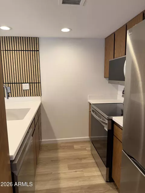Kitchen - 3033 E Devonshire Ave #1001, Phoenix, AZ 85016 photo 3 of 6