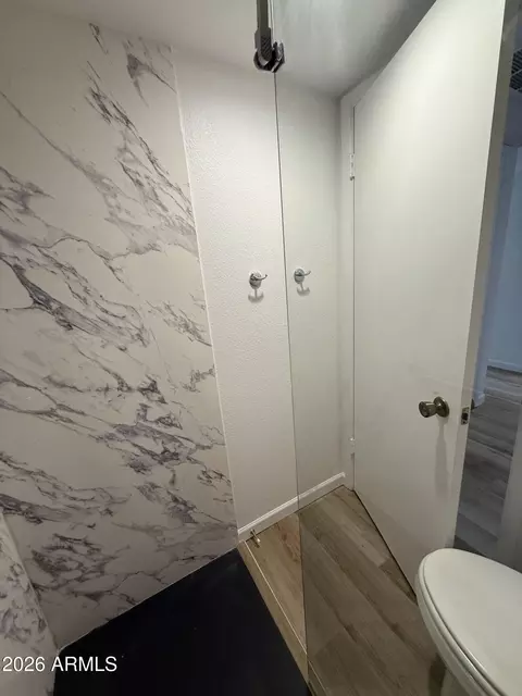 Bath - 3033 E Devonshire Ave #1001, Phoenix, AZ 85016 photo 4 of 6
