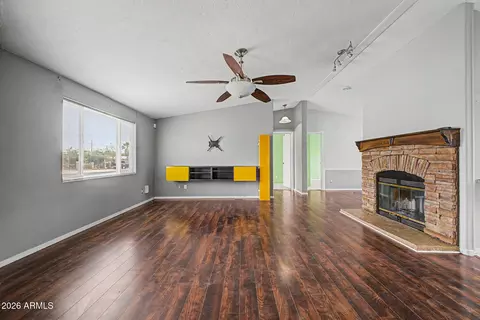 2087 E Michelle Dr, Phoenix, AZ 85022 photo 2