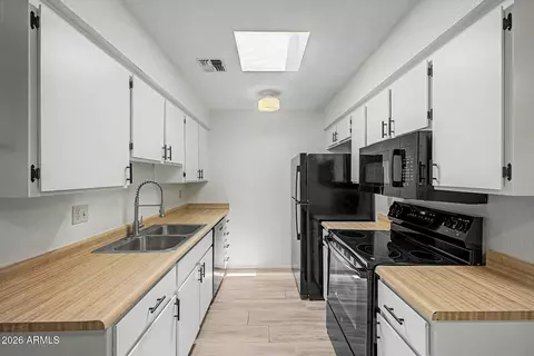 20236 N 6th Dr #6, Phoenix, AZ 85027