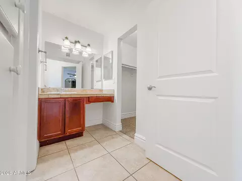 Bath - 3825 E Camelback Rd #215, Phoenix, AZ 85018 photo 4 of 6