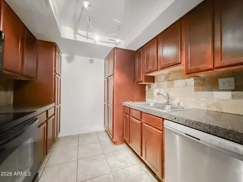 Kitchen - 3825 E Camelback Rd #215, Phoenix, AZ 85018 photo 2 of 2