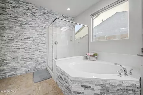 Bath - 3641 E Narrowleaf Dr, Gilbert, AZ 85298 photo 5 of 10