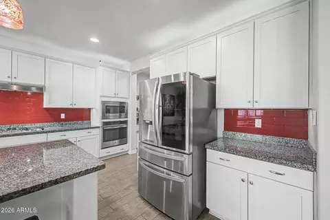 Kitchen - 3641 E Narrowleaf Dr, Gilbert, AZ 85298 photo 3 of 7