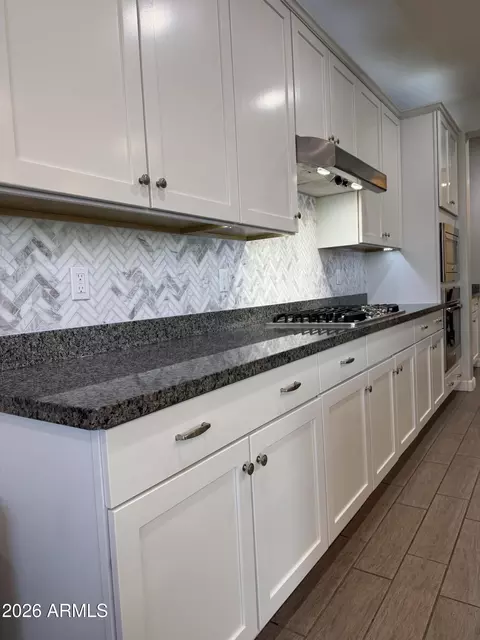 Kitchen - 3641 E Narrowleaf Dr, Gilbert, AZ 85298 photo 7 of 8