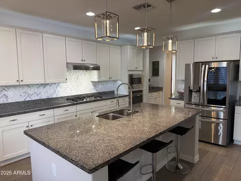 Kitchen - 3641 E Narrowleaf Dr, Gilbert, AZ 85298 photo 4 of 8
