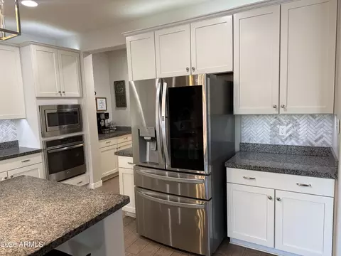Kitchen - 3641 E Narrowleaf Dr, Gilbert, AZ 85298 photo 5 of 8