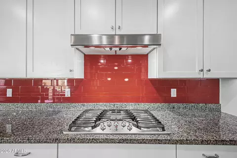 Kitchen - 3641 E Narrowleaf Dr, Gilbert, AZ 85298 photo 5 of 7