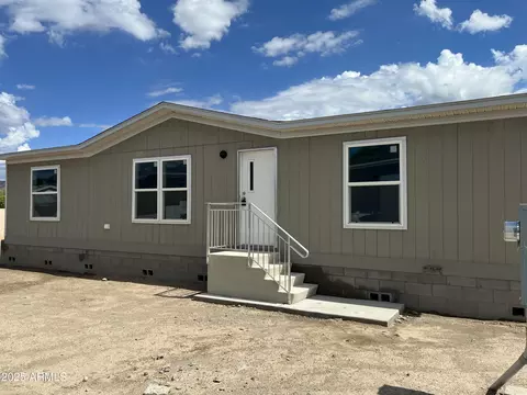 19500 E Gregory St #16, Black Canyon City, AZ 85324