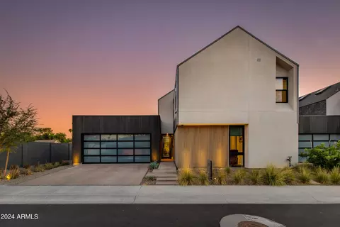 1341 E Pomelo Grove Ln, Phoenix, AZ 85014