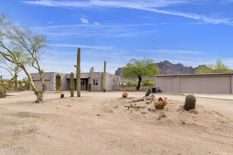 Exterior - 1775 N Mountain View Rd, Apache Junction, AZ 85119 photo 2 of 5