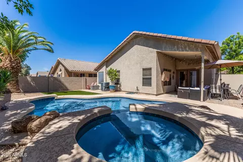 Exterior - 551 E Sherri Dr, Gilbert, AZ 85296 photo 8 of 10